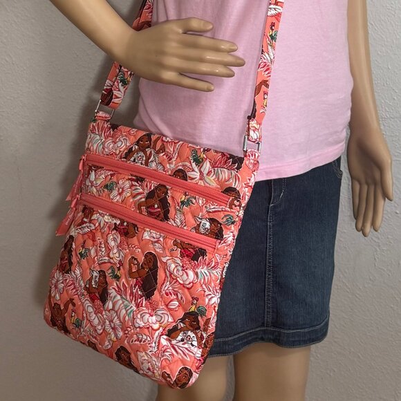 Vera Bradley Triple Zip Hipster in Moana Adventure NWT - Picture 7 of 10
